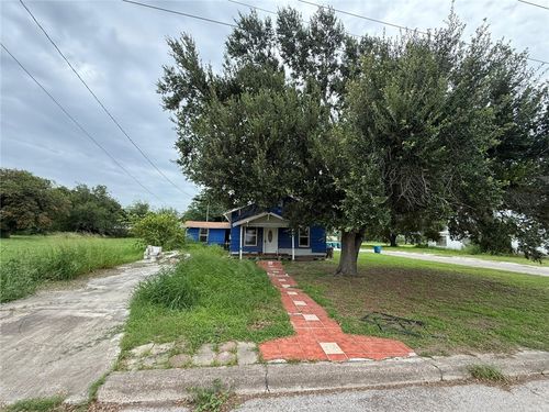 415 S Buchanan St, Beeville, TX, 78102-5913 | Card Image
