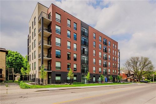 {{alt}} | Card Image