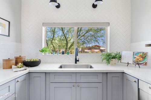 4830 N 74th Pl, Scottsdale, AZ, 85251-1538 | Card Image