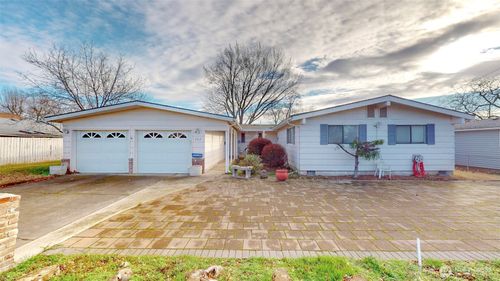 822 Se 12th St, College Place, WA, 99324-1842 | Card Image