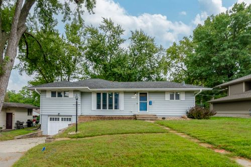 1724 Belle Ave, Cedar Falls, IA, 50613-6542 | Card Image