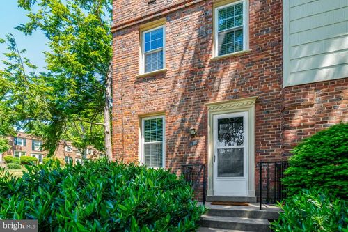 211-1303 S Barton St, ARLINGTON, VA, 22204-4862 | Card Image