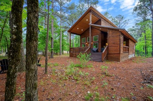 102 Love Boat Ln, Broken Bow, OK, 74728-4001 | Card Image