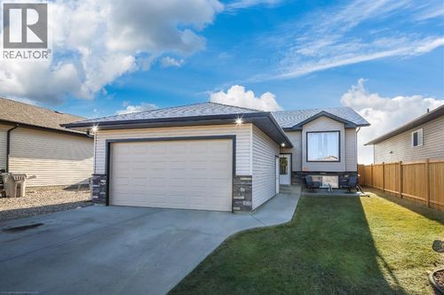 3207 43 Ave, Lloydminster, SK, S9V2E6 | Card Image