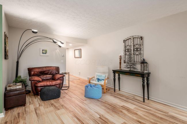 4958 Wintersong Ln, Condo with 2 bedrooms, 3 bathrooms and null parking in Westerville OH | Image 9