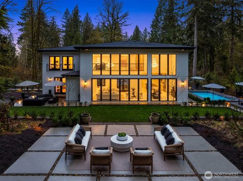 12284 196th Ave Ne, Redmond, WA, 98053-7401 | Card Image