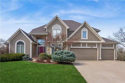 12827 Noland St, Overland Park, KS, 66213-2326 | Card Image