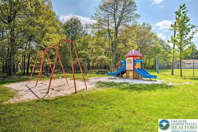 271 N Shore Dr, House other with 3 bedrooms, 3 bathrooms and null parking in Albrightsville PA | Image 47