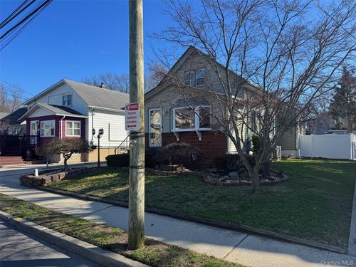 50 Wood St, Lynbrook, NY, 11563-2430 | Card Image