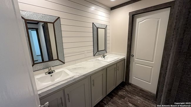 438 County Road 679, House other with 4 bedrooms, 2 bathrooms and null parking in Natalia TX | Image 28