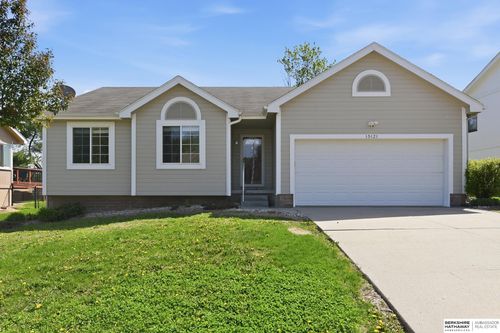 15121 Bedford Ave, Omaha, NE, 68116-2497 | Card Image