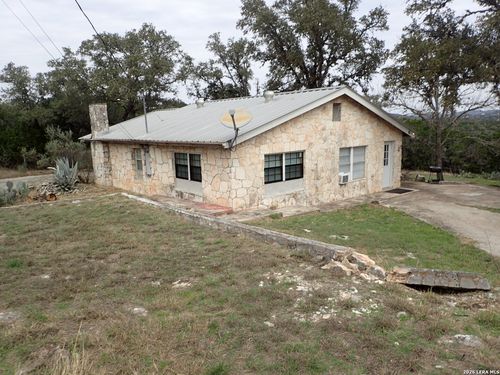 585 Indigo Trl, Pipe Creek, TX, 78063-7011 | Card Image