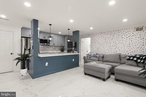 apt-204-12286 Ashmont Ct, WOODBRIDGE, VA, 22192-7075 | Card Image