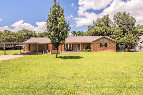5004 Blackstone Dr, River Oaks, TX, 76114-3703 | Card Image