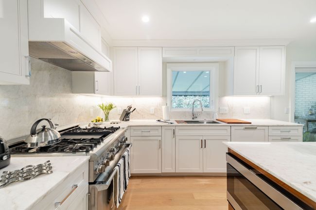 655 Canterbury Rd, House other with 4 bedrooms, 3 bathrooms and null parking in Grosse Pointe Woods MI | Image 16