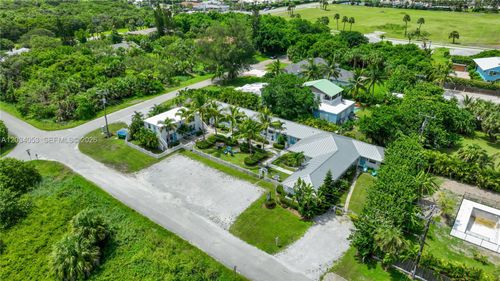 2502 Tamarind Dr, Hutchinson Island, FL, 34949-1578 | Card Image