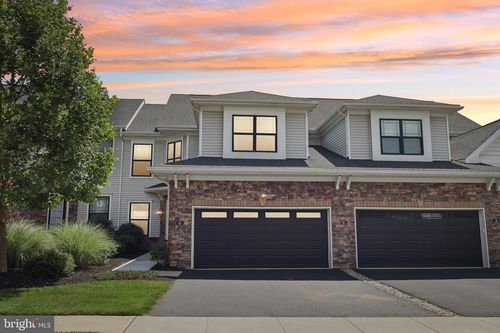 40 Birdie Way, LAWRENCE TOWNSHIP, NJ, 08648-2722 | Card Image