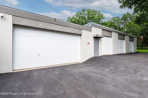 704 Connell St, Scranton, PA, 18505-3683 | Card Image
