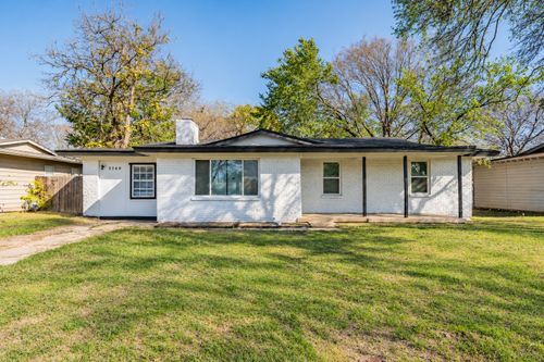 5569 Burton Ave, Fort Worth, TX, 76119-1718 | Card Image
