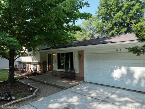 3212 Lockridge Dr, Ann Arbor, MI, 48108-1722 | Card Image