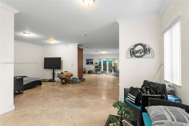 3154 Plaza St, Townhouse with 3 bedrooms, 2 bathrooms and null parking in Miami FL | Image 3