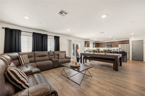 872 Canopy Ln, San Jacinto, CA, 92583-3667 | Card Image