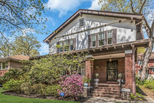 116 82nd Rd, Kew Gardens, NY, 11415-1431 | Card Image