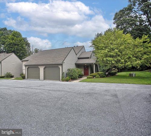 563 Roslaire Dr, HUMMELSTOWN, PA, 17036-9165 | Card Image
