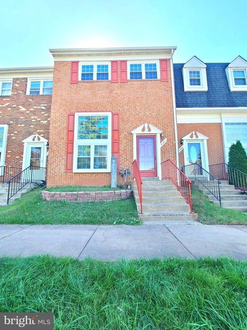 8584 Liberia Ave, MANASSAS, VA, 20110-4640 | Card Image