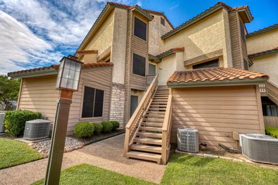 509 Short Curcuit, Condo with 2 bedrooms, 2 bathrooms and null parking in Horseshoe Bay TX | Image 3