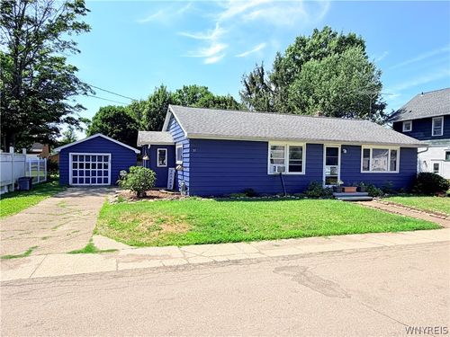37 School St, Delevan, NY, 14042-9803 | Card Image