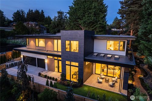 1028 89th Ave Ne, Bellevue, WA, 98004-3927 | Card Image