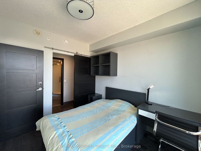N2502 - 330 Phillip St, Condo with 3 bedrooms, 2 bathrooms and null parking in Waterloo ON | Image 12
