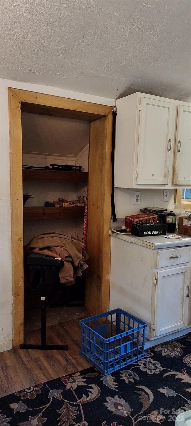 kitchen pantry | Image 21