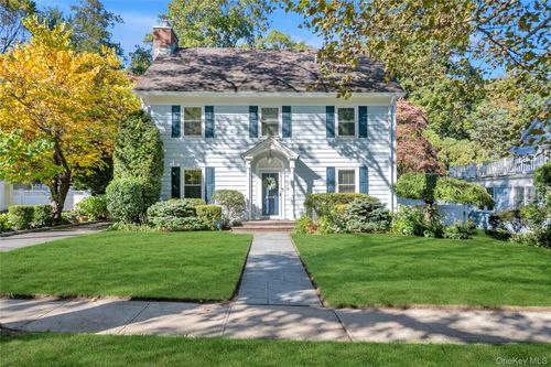 13 Vista Way, North Hempstead, NY, 11050 | Card Image