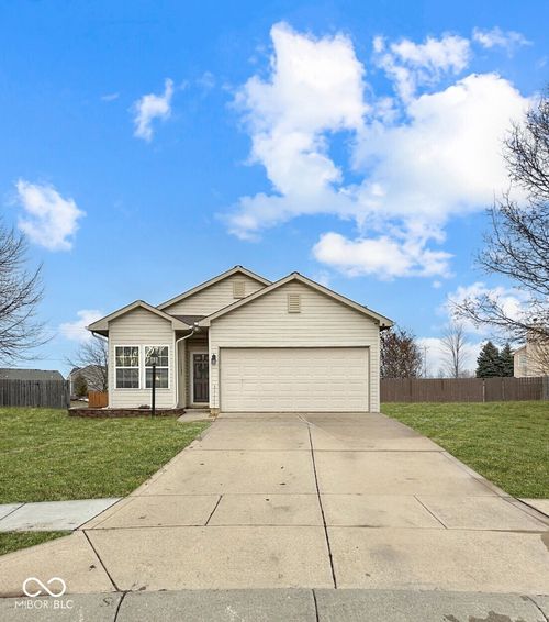 15597 Outside Trl, Noblesville, IN, 46060-8176 | Card Image