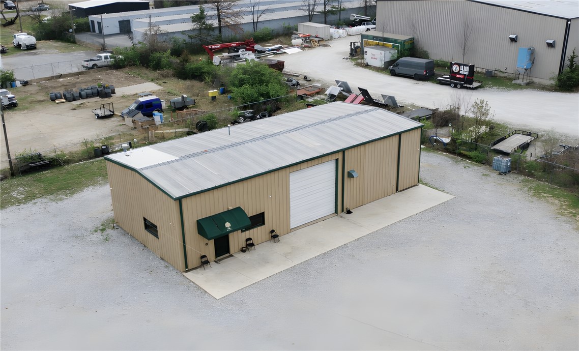 609 W Poplar St, Fayetteville, AR 72703