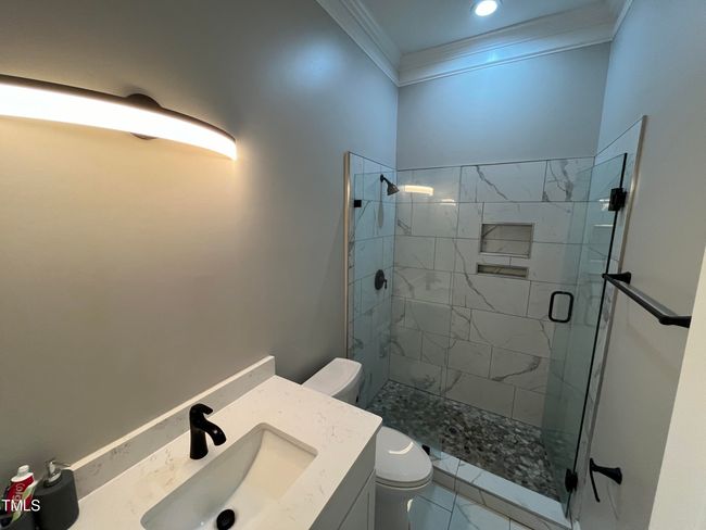 Bath A - 223 E Nash | Image 24