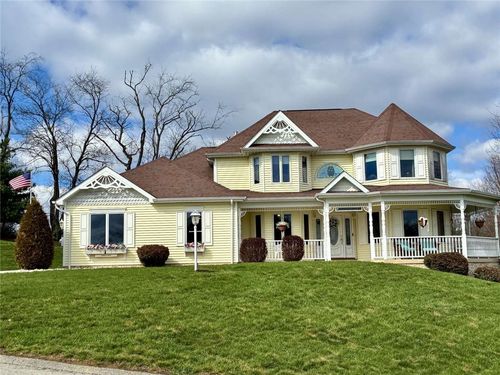 11091 Belaire Dr, North Huntingdon, PA, 15642 | Card Image