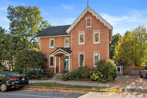 105 Crichton St, Ottawa, ON, K1M1V8 | Card Image