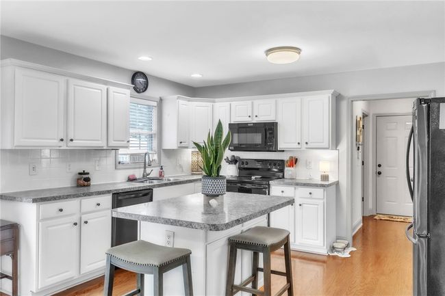 325 Regency Cir, House other with 5 bedrooms, 4 bathrooms and null parking in Anderson SC | Image 9