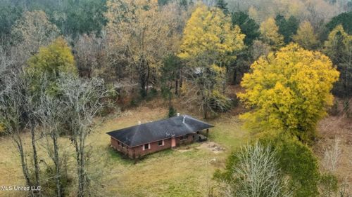 564 Virgin Mary Rd, Camden, MS, 39045-9660 | Card Image