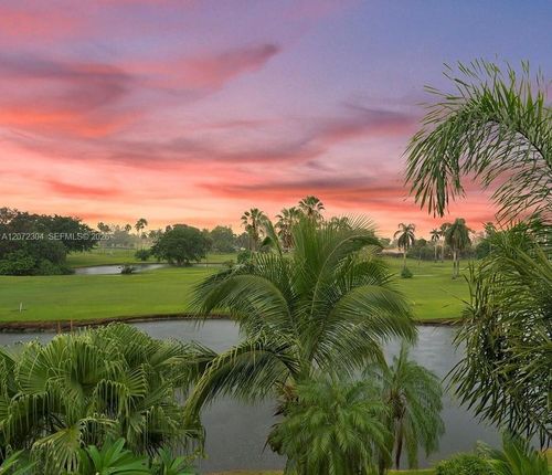 6821-6821 Brookline Dr, Hialeah, FL, 33015-2443 | Card Image