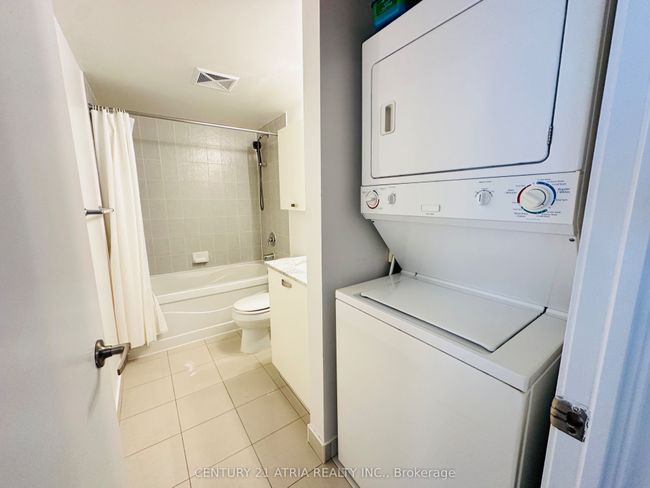 710 - 37 Grosvenor St, Condo with 2 bedrooms, 1 bathrooms and null parking in Toronto ON | Image 15