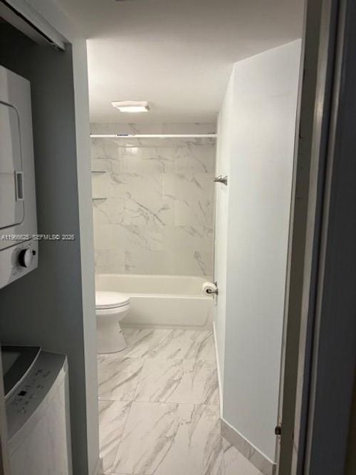 22-15539 Miami Lakeway N, Miami Lakes, FL, 33014-5599 | Card Image