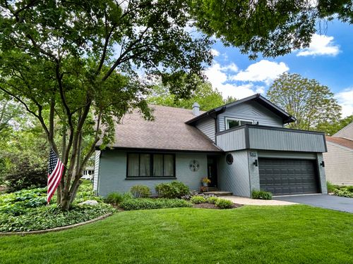 1622 Indian Knoll Rd, Naperville, IL, 60565-2751 | Card Image