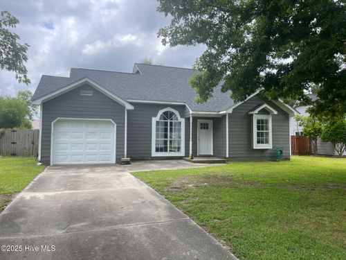 107 Honey Tree Ct, Midway Park, NC, 28544-1642 | Card Image