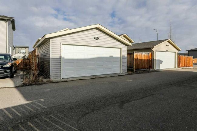 248 Sunridge Road W, Home with 4 bedrooms, 2 bathrooms and 2 parking in Lethbridge AB | Image 17