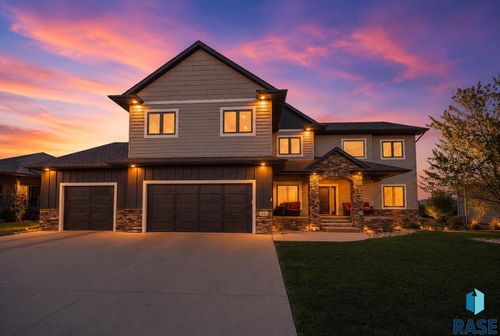 1301 Hyannis Port Ln, Sioux Falls, SD, 57106-5469 | Card Image