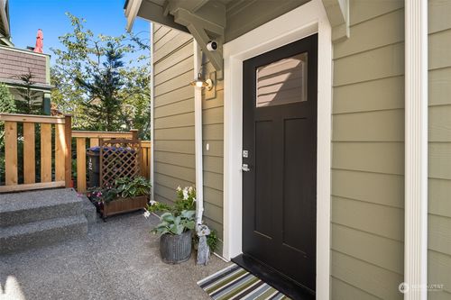 2744 Welcome Ln Nw, Bainbridge Island, WA, 98110-5003 | Card Image